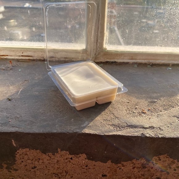 Soy Wax Melts- Hand Poured - Picture 2 of 2